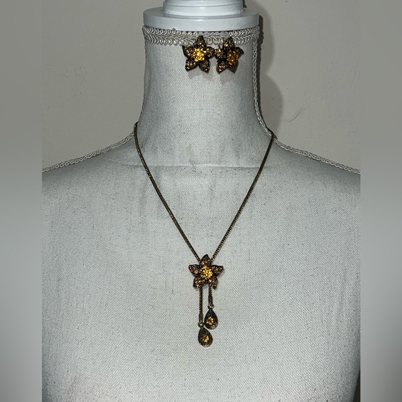 Bolo style amber and gold tone set. - Picture 2 of 7